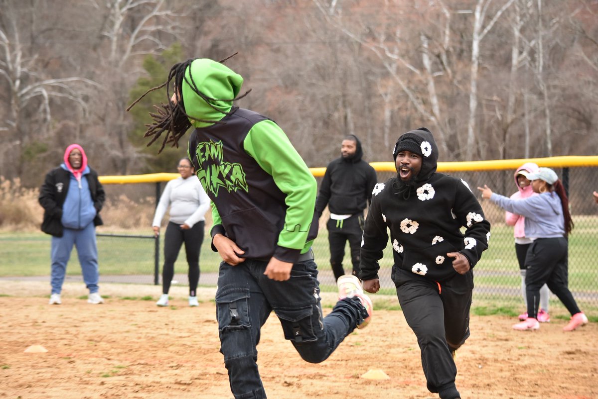 GoombayKickball's tweet photo. Our 2nd Kickball Newbies Open Practice brought out even more new players, and we love introducing people to the game.

Interested in joining an adult kickball team?
Come out to our next open practices on March 22nd &amp; 29th.

Sign up at https://t.co/bxkjYSat9d. https://t.co/OXBT5MJdmc