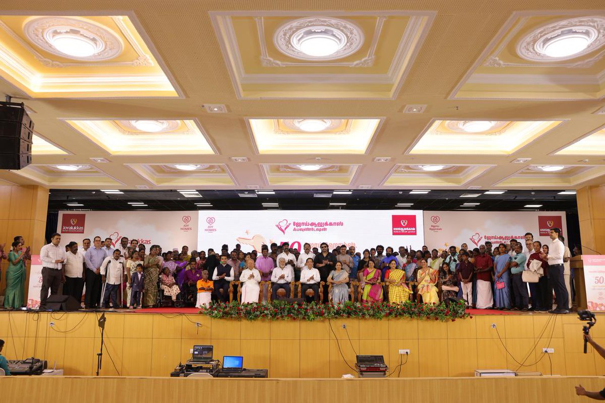 sekartweets's tweet photo. Top Star @actorprashanth Prashanth graced the celebration of 50 Joy Homes by Joyalukkas Foundation as the Chief Guest 

#JoyHomes #JoyalukkasFoundation 

@prosathish @S2MediaOfficial https://t.co/733eq58DUl