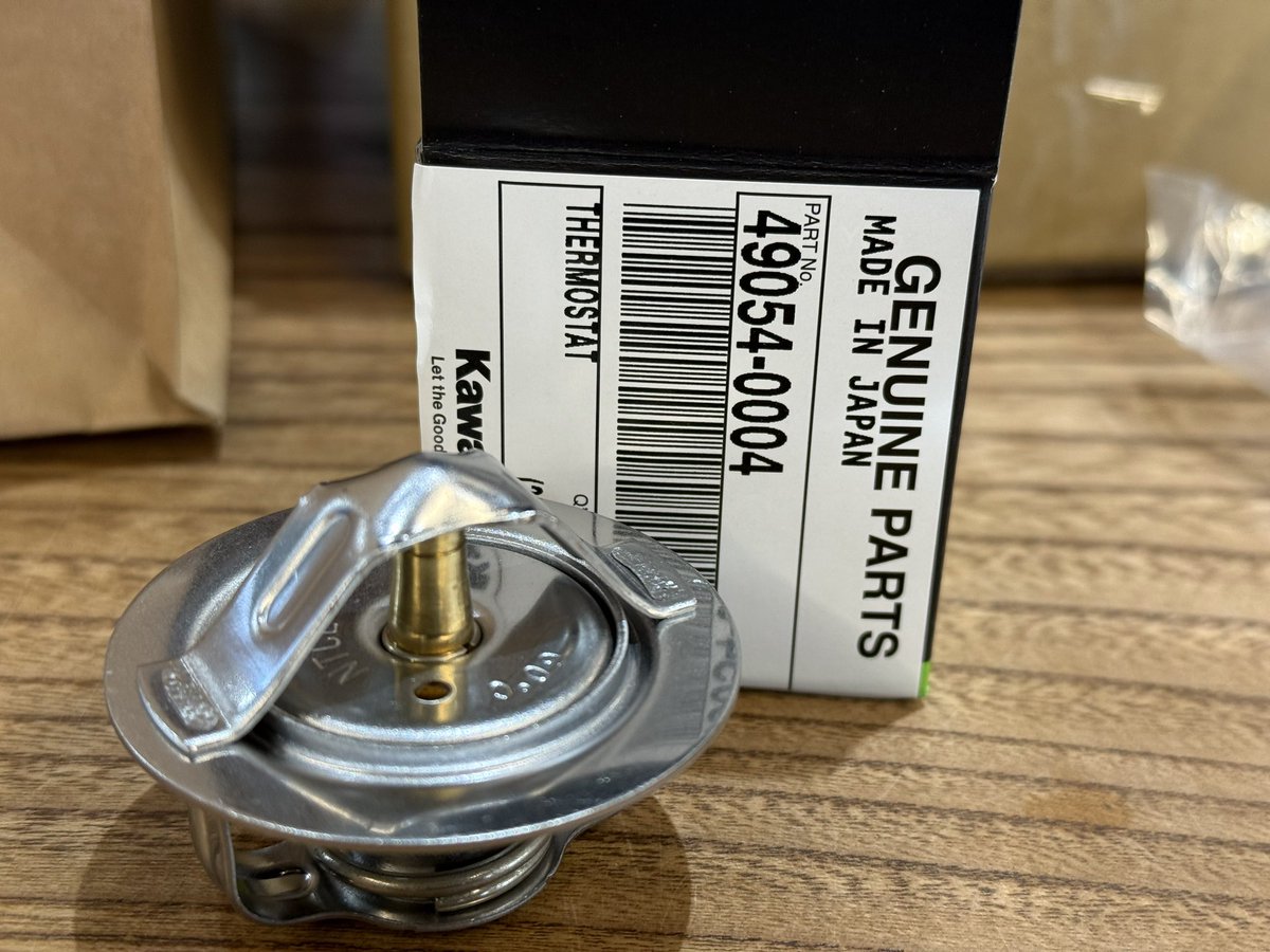 mikiton_k's tweet image. 順調に部品集まってます。
真夏のエンジン熱対策のため、来週ニンジャはドック入りします‼️
タンクのガソリン消費しとかないと😆
#GPZ900R 
#COLOR1 
#YSP愛媛
#水も良いの入れるよ
#ファンも手動で回る様にするよ