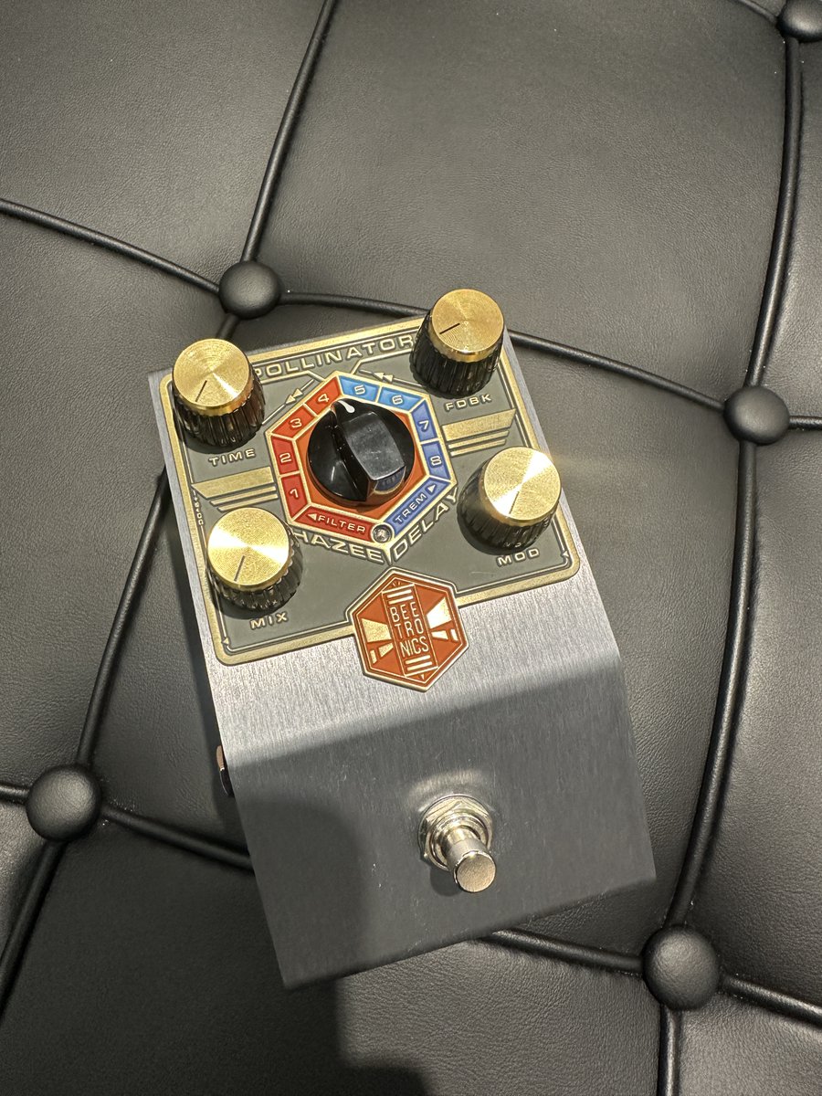 Miyaji_Guitars's tweet photo. 【#MGK 入荷情報】
Beetronics/Pollinator Hazee Delay 入荷いたしました!
個性的な8モードのディレイ・テクスチャーを内包したディレイペダル!
かなり個性的なディレイサウンドを直感的に操作できます!
そして見た目もクール!
商品ページはこちら
https://t.co/aMjiGNYVNu
#Beetronics https://t.co/0iPQSj6AHN