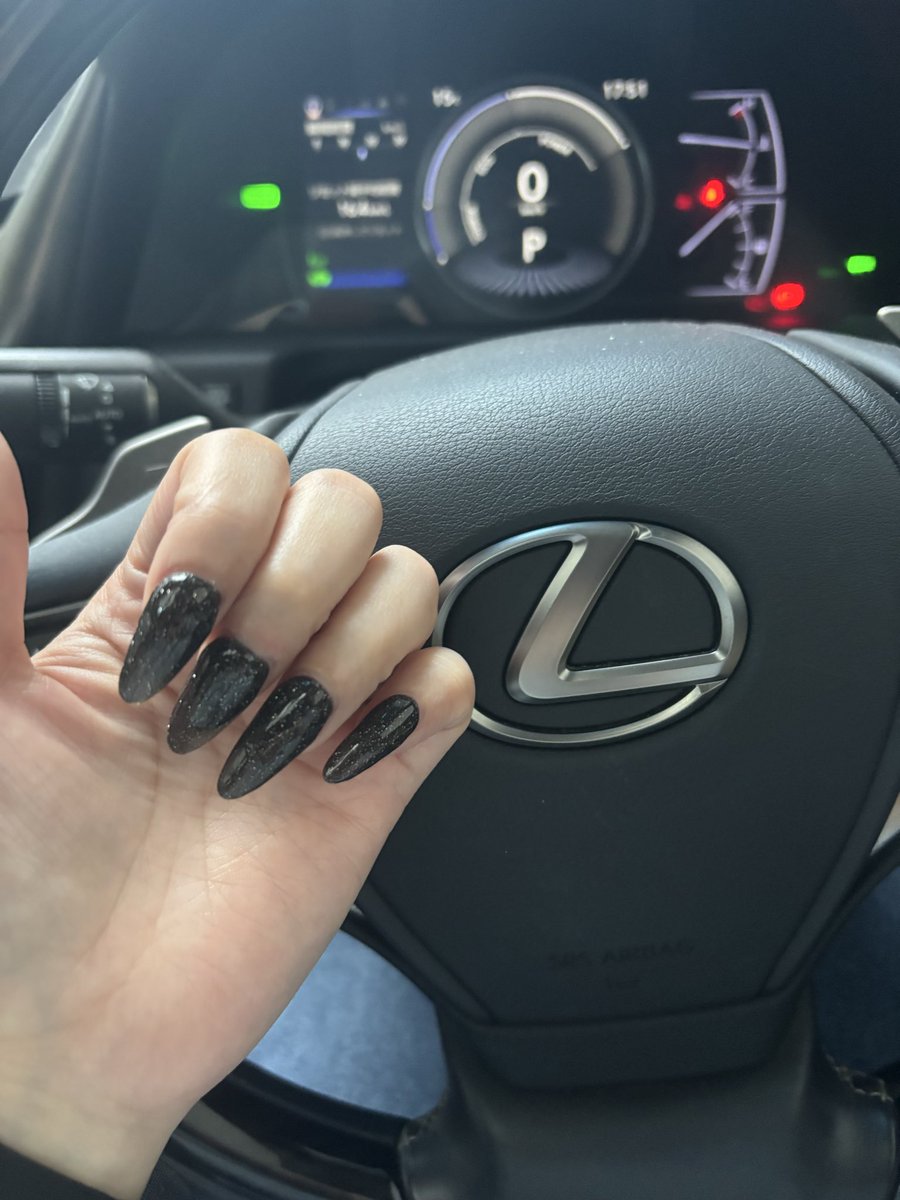 Ri_ran22's tweet photo. ネイルした💅 https://t.co/8uK6JZDVOC