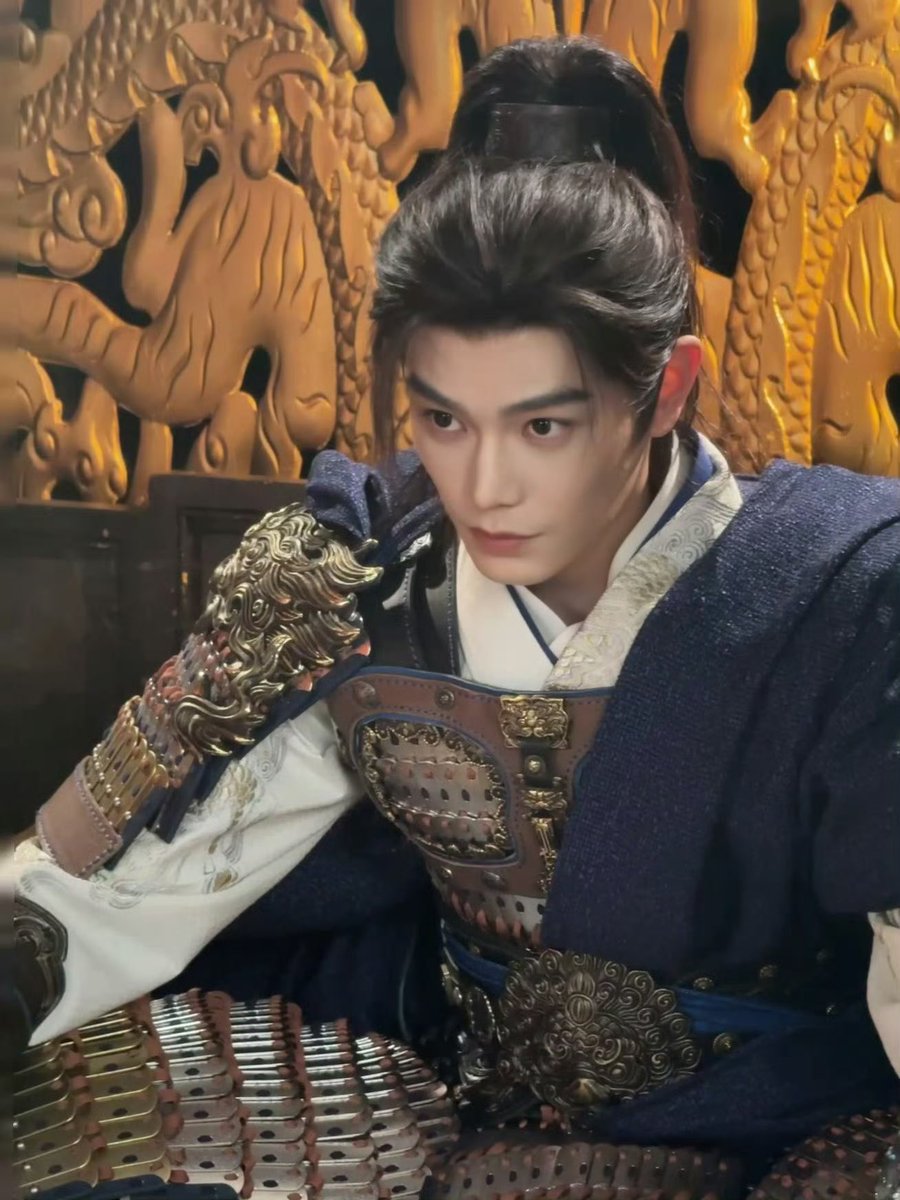 chat how do you guys feel about the hairstyling here BCS I ABSOLUTELY LOVE IT