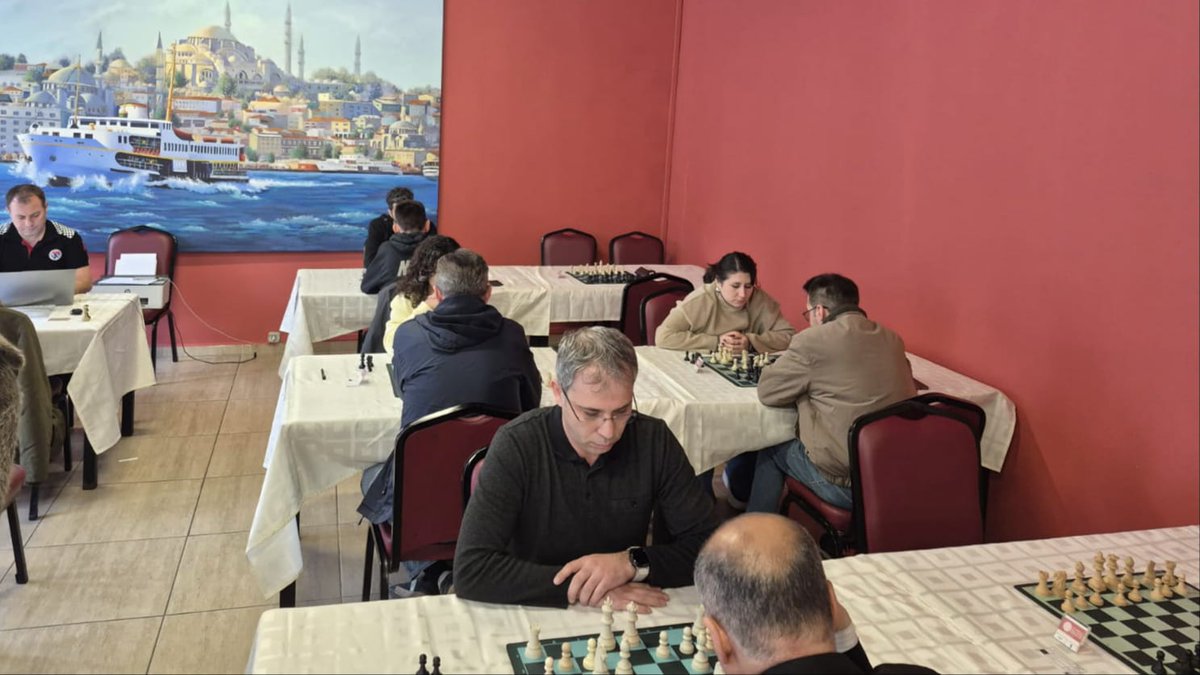 ✨ Valiliğimizin uhdesinde yürütülen Spor Şehri İstanbul Projesi kapsamında, Müdürlüğümüz personeline yönelik düzenlenen satranç, masa tenisi ve dart turnuvaları yoğun ilgiyle tamamlandı.

Turnuvalar; kurum içi iletişim ve etkileşimi güçlendirerek personel motivasyonunu artıran,