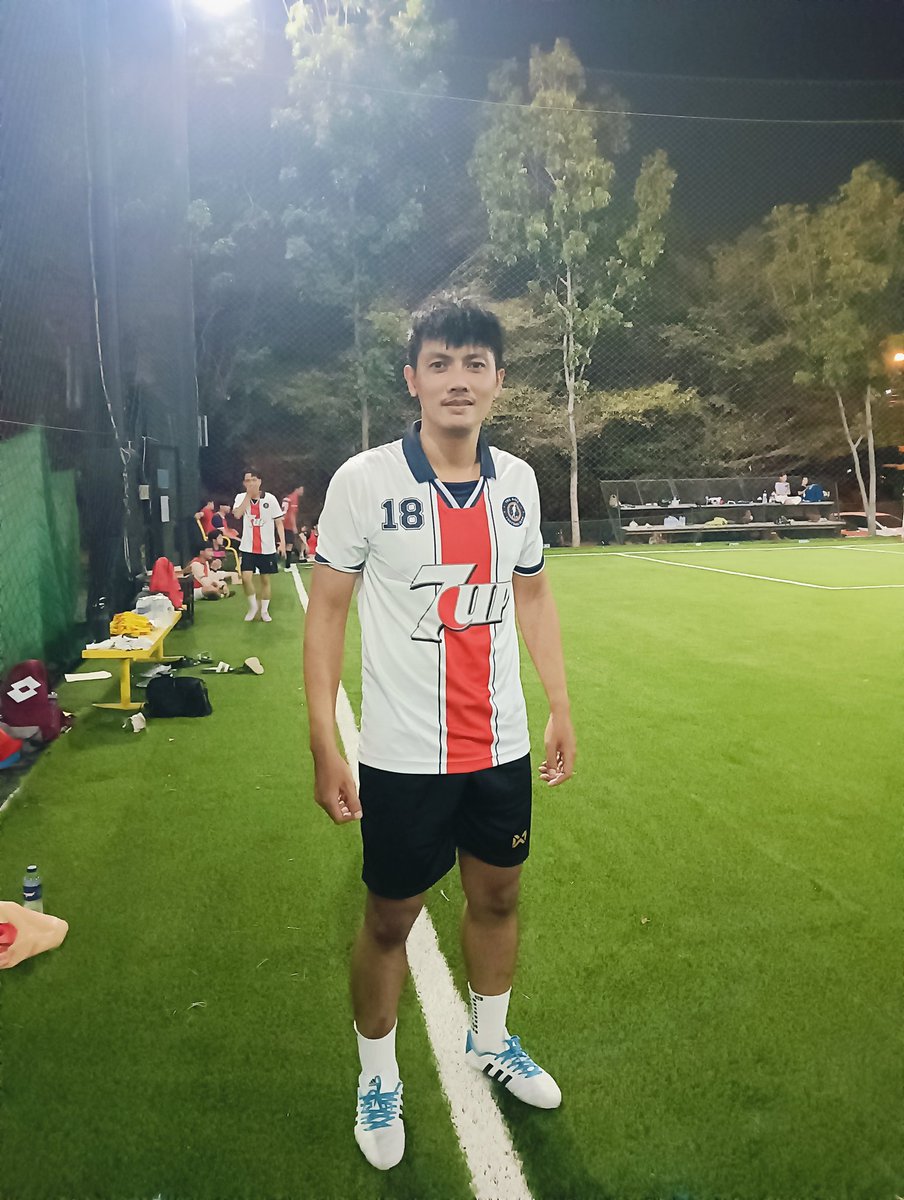 Toni.KKN8 tweet media