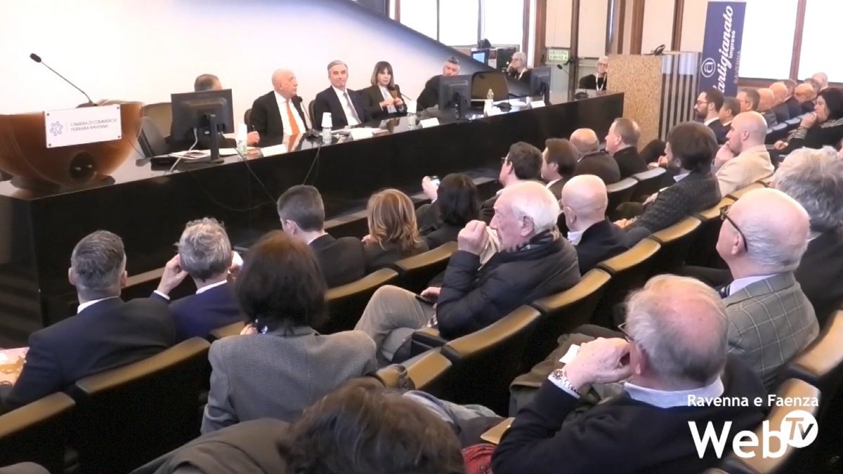 Nella sezione #video del sito di @ConfartiRA è disponibile il servizio realizzato da #RavennaWebTV sul #convegno '#Artigiani &amp; #Banche: alleanza per la crescita del Paese' svoltosi sabato mattina presso la sede della Camera di Commercio: confartigianato.ra.it/videodett.php?…