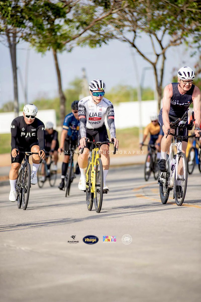 ALDEN “Sun Reflector-Light Source” Richards

Nagliliwanag ka na naman, papi! 

#ALDENRichards 
<a href="/aldenrichards02/">Alden Richards</a>