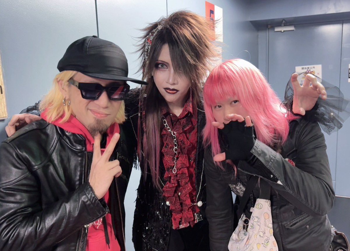 SAM.☪︎ tweet media