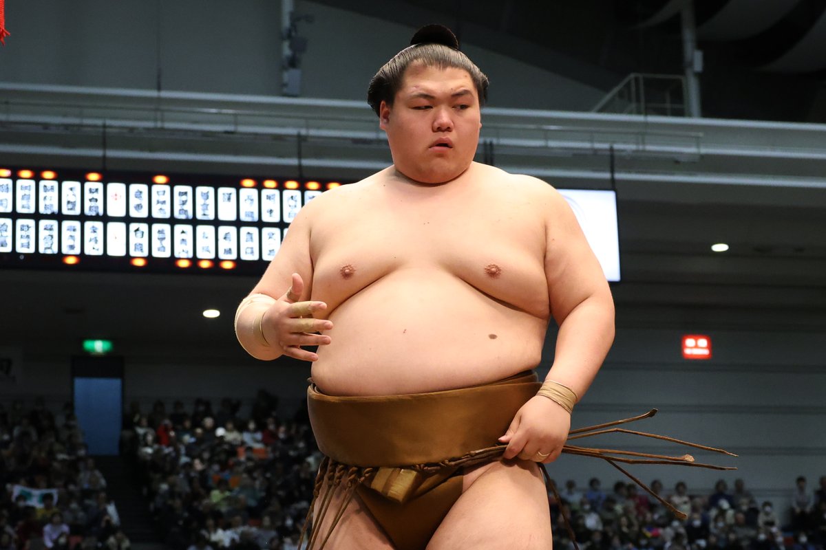 相撲 九日目の様子＞ 幕内取組 琴櫻（5勝4敗）押し出し 王鵬（3勝6敗
