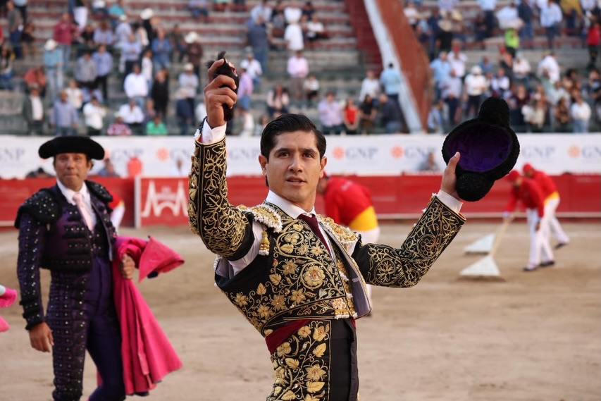 Chicuelinas y Tafalleras tweet media