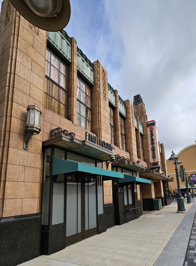 ✨ Les palissades ont été enlevées devant les kiosques Food : Fine Foods ✨

#disneylandparis