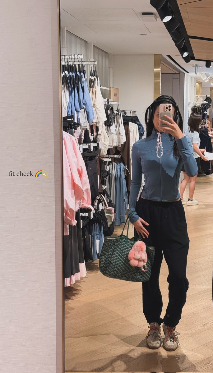 ayiz, geraldine. tweet media