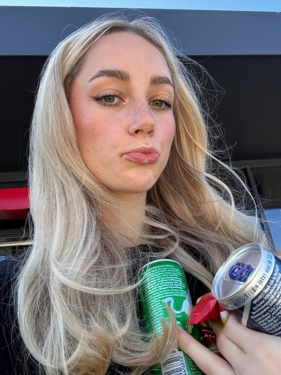 ᥇ꫀꪶꪶꪖ 🧸 tweet media