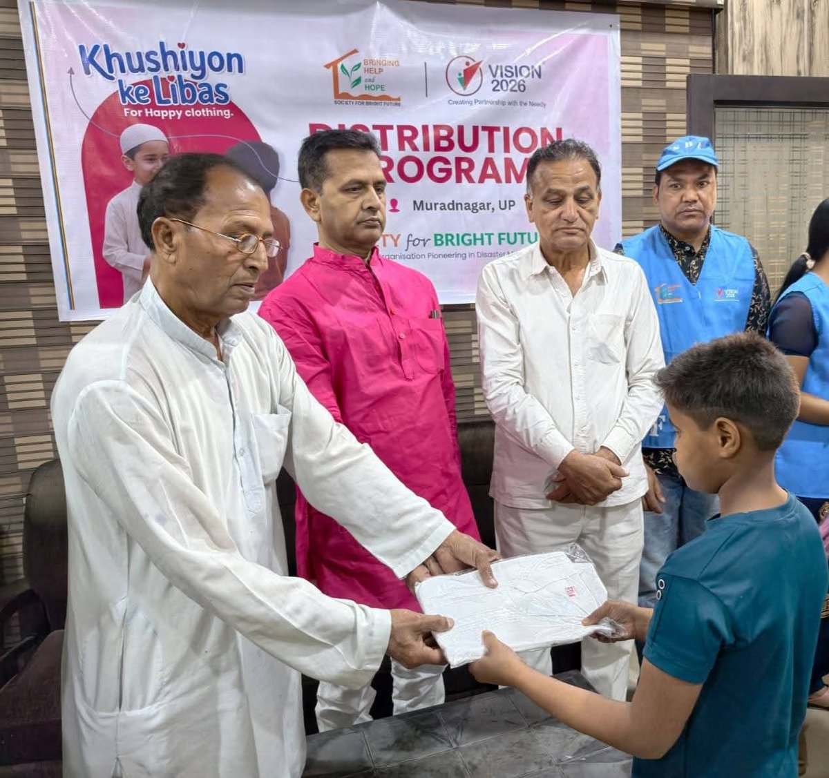 sbfparivar's tweet image. #Khushiyon_Ke_Libas – Spreading Eid Happiness.
Society for Bright Future (SBF) organized a clothes distribution program in #Muradnagar, UP under its initiative Khushiyon Ke Libas where 100+ underprivileged families received new clothes to celebrate Eid with happiness and dignity.