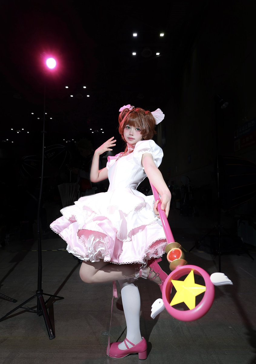 매료 tweet media