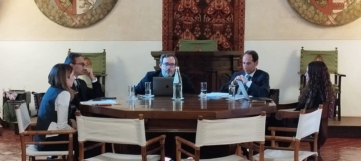 Fundación Democracia y Gobierno Local tweet media