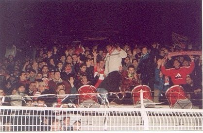 2000 senesi ŞİRİNLER tribünü. Maratonda konuşlandığımız Gs maçı olması lazım. <a href="/forzasirinler86/">Forza Şirinler</a> <a href="/Samsunspor/">Samsunspor 🇹🇷</a> <a href="/Banazli55/">Banazlı</a>