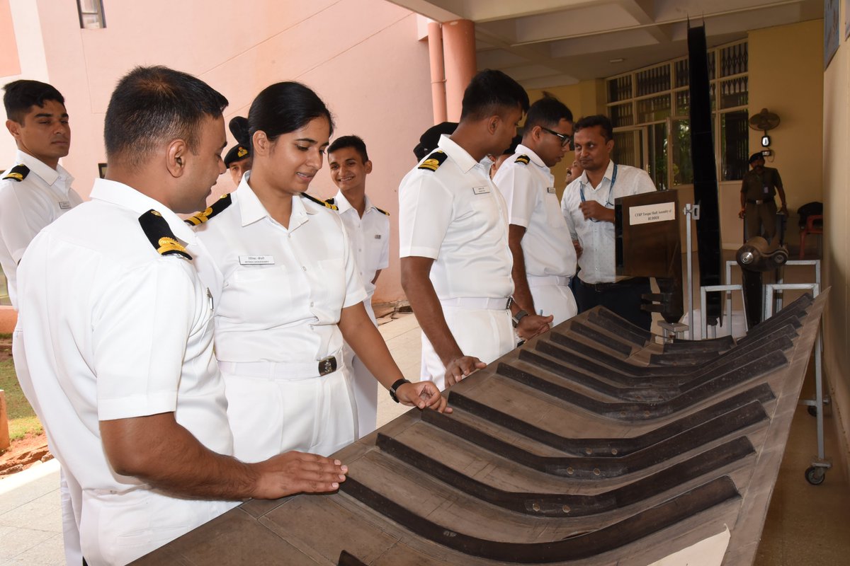 CSIRNALOFFICIAL's tweet image. Defence synergy!  CSIR-NAL hosts Air Technical officers from Naval Institute of Aeronautical Technology, Kochi, fostering collaboration &amp;amp; innovation. #CSIRNAL #Navy #Aeronautics @CSIRIndia @CSIR_NIScPR