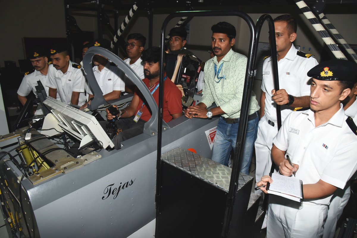 CSIRNALOFFICIAL's tweet image. Defence synergy!  CSIR-NAL hosts Air Technical officers from Naval Institute of Aeronautical Technology, Kochi, fostering collaboration &amp;amp; innovation. #CSIRNAL #Navy #Aeronautics @CSIRIndia @CSIR_NIScPR