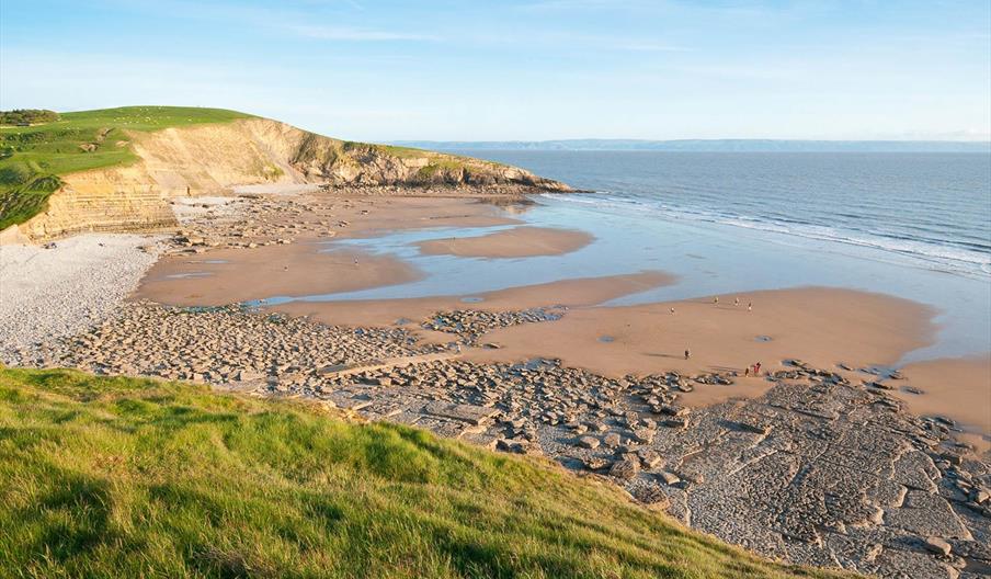 TirGlasCymru's tweet photo. Experience timeless Welsh heritage and luxurious comfort with the Dunraven wool blanket, named after a beach on the Glamorgan Heritage Coastline. A perfect blend of tradition, quality, and modern style for any room in your home.
https://t.co/T4QH1YZ18y
#MHHSBD #welshblankets https://t.co/VDMMCgRyME