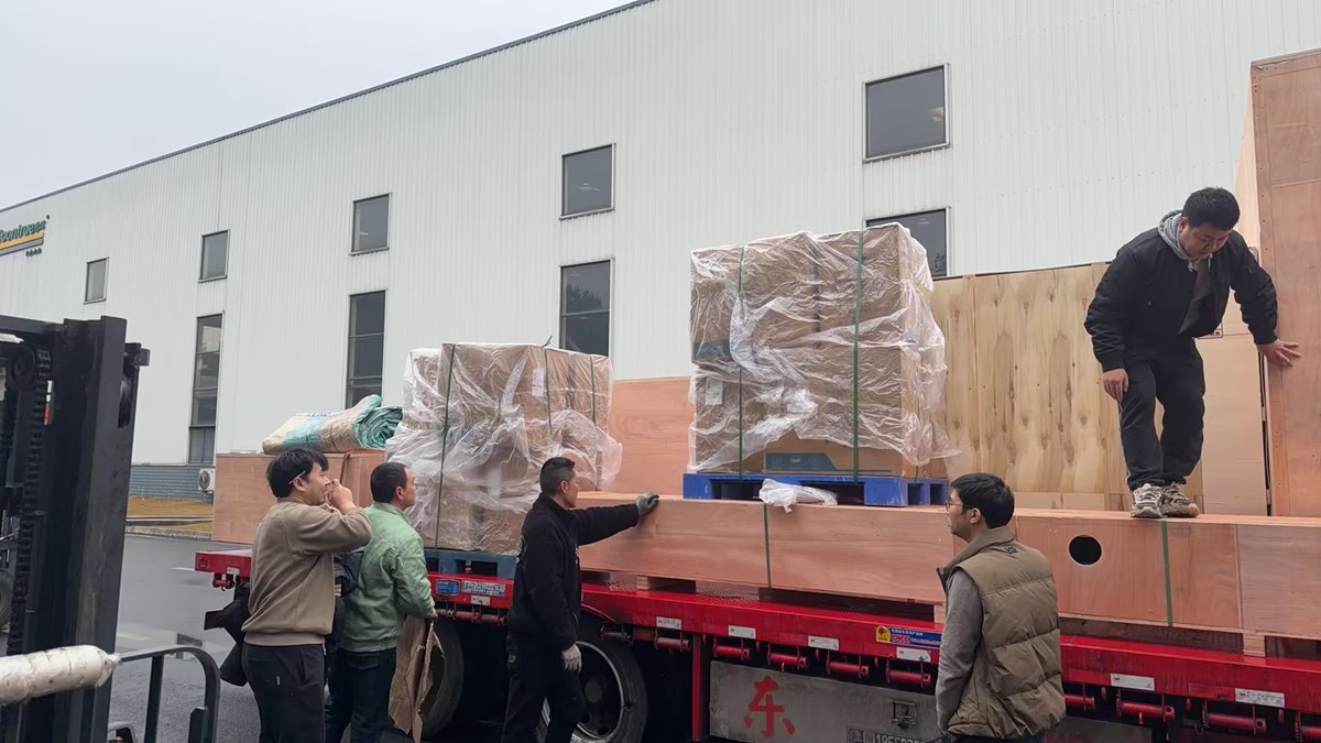 _Soontrue's tweet photo. 🚚 Shipment alert! Soontrue dumpling machines are on their way to a global partner, boosting efficiency, standardizing quality &amp; cutting labor costs ⚙️
📩 damon@soontrue.com🌐 https://t.co/qrYHxjxCDR
#chengdusoontruerainbow #dumplingmachine #foodautomation https://t.co/93OFAsc6mv