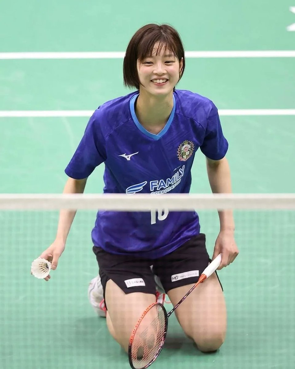 귀엽다고 난리났었던 일본 배드민턴 선수

05년생 타쿠치 마야
카와이한 외모로 화제를 모았음
