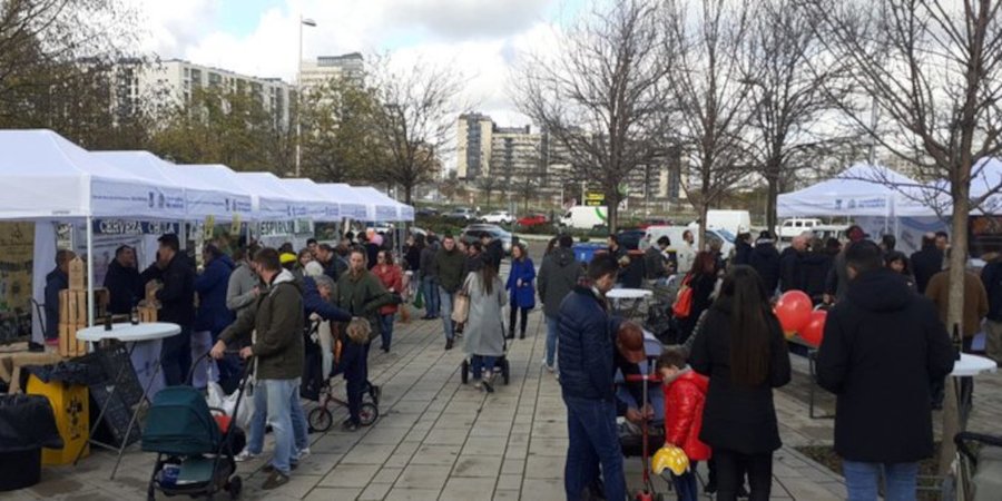 Lineamadrid's tweet image. Acercando el campo a la ciudad... 🥒
«Mercado productores Valdebebas» @M_Productores 👉 bit.ly/3V8wXKo
#Comercio
