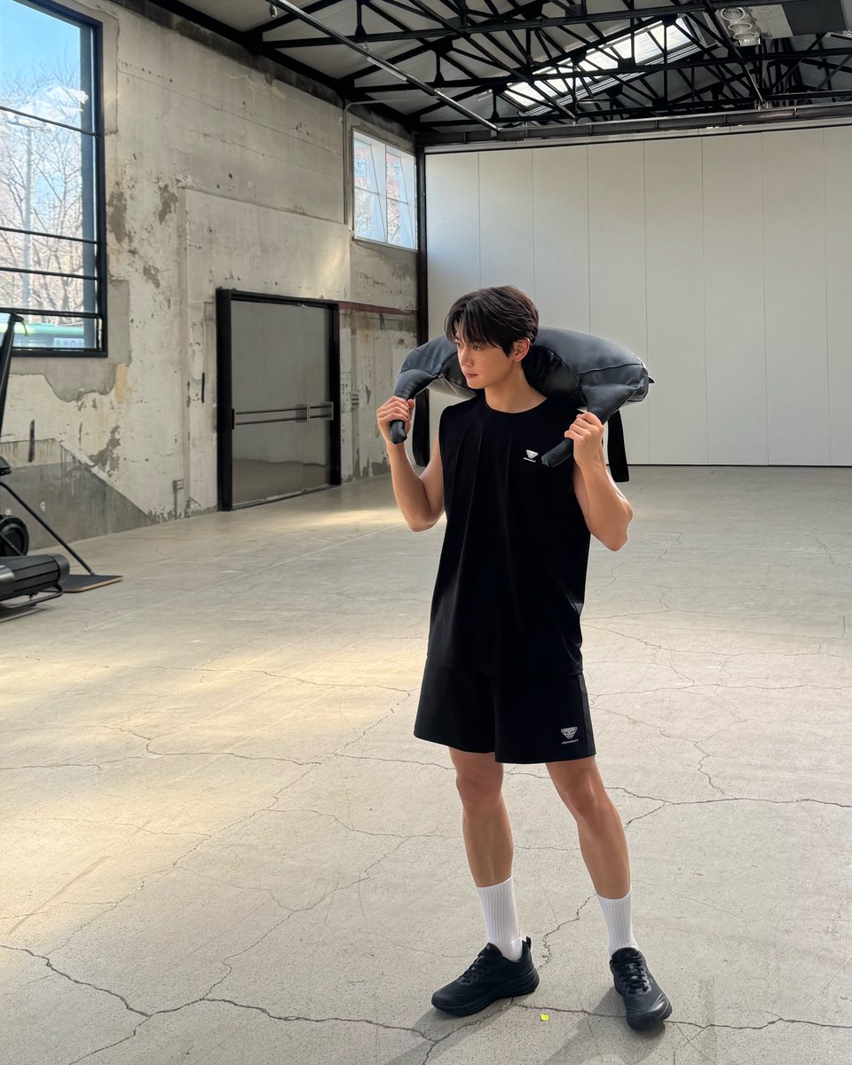 💪🏃🤍.

#MINHO #민호
#SHINee #샤이니 
#DYNAFIT