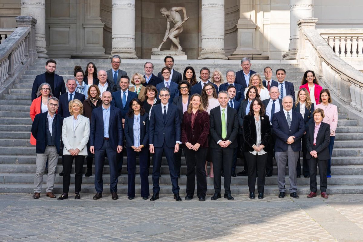 Bravo à <a href="/Jeremy_Redler/">Jérémy Redler</a> élu maire du 16ème arrondissement de Paris, reconnaissance d’un travail de terrain et de proximité.

Je suis fier d’être élu à ses côtés dans une belle liste d’union de la droite et du centre. 

Merci aux électeurs de leur confiance. Au travail ! 🚀💪🏼