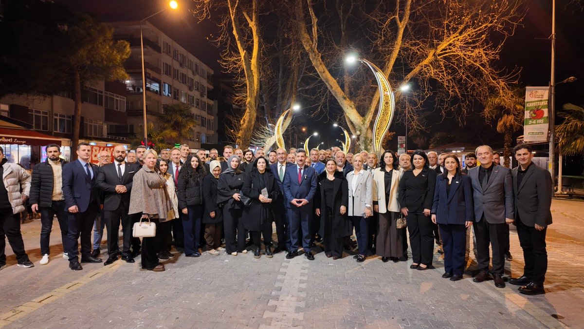 YALOVA’DA TÜRK MİLLİYETÇİLERİNDEN BİRLİK VE GELECEĞE GÜÇLÜ MESAJ

Türkiye İttifak Partisi Yalova İl Başkanlığı tarafından Ramazan ayının birlik ve dayanışma ruhuna yakışır şekilde düzenlenen iftar programı, yoğun katılım ve büyük bir coşku ile gerçekleştirildi. Parti