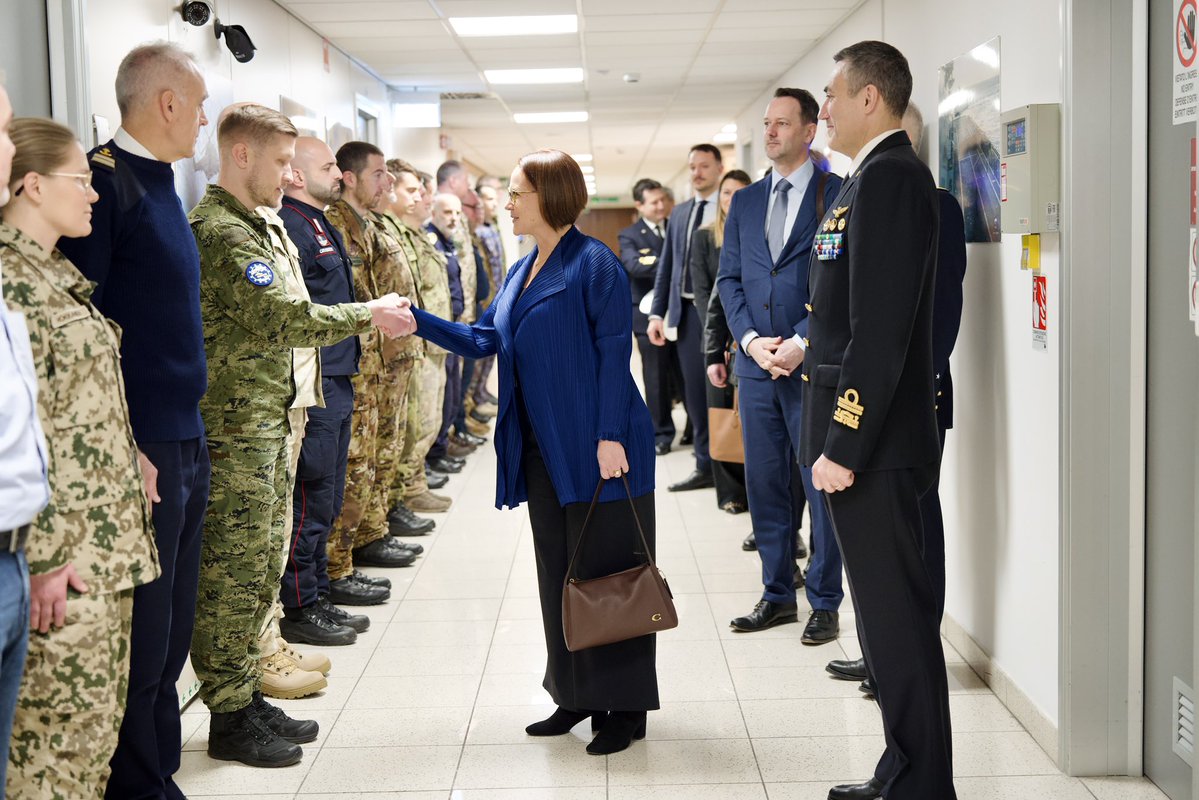 Direction de la défense tweet media