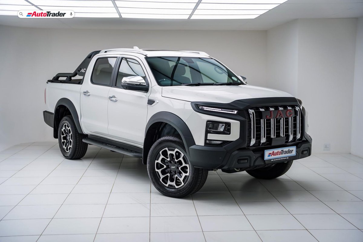 AutoTrader tweet media