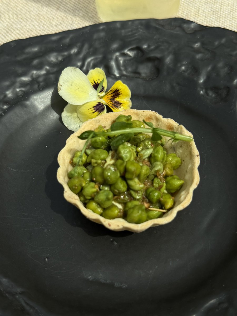 RockyEatsX's tweet photo. Across India #Servd, tries bringing brilliant Chefs n incredible tastes together through #SupperclubsofIndia. This time it was #Servd.Delhi that brought in the brilliant @ali_taiyaba with her delightful Awadhi menu and some terrific cocktails #MonkeyBarDelhi for a super lunch 1/3 https://t.co/fYVbr9dY0d