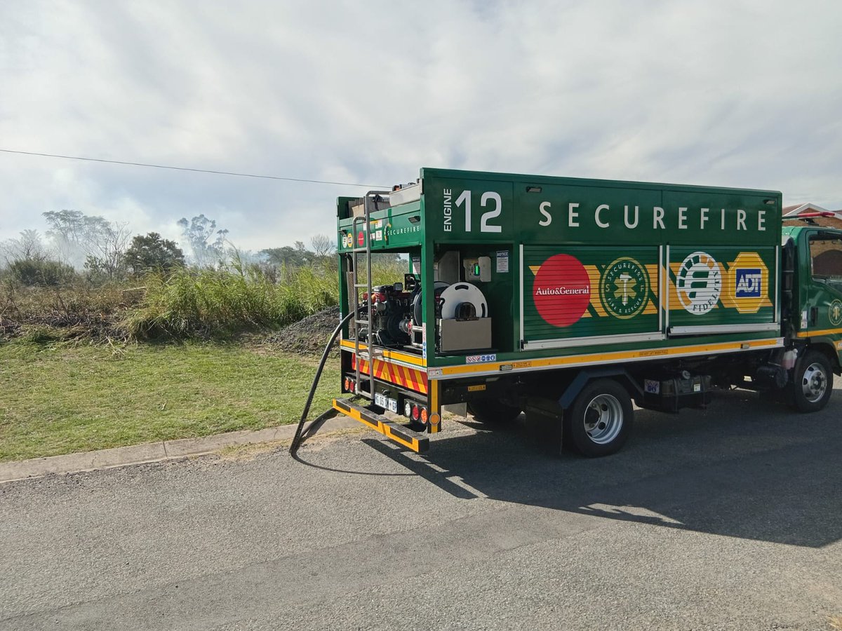 Fidelity_Secure's tweet image. Another vegetation fire contained by our SecureFire team in East London. Our crew quickly extinguished the blaze with a fire engine and RIV, ensuring no nearby property was threatened. Great job, team!

#EastLondon #FidelitySecureFire