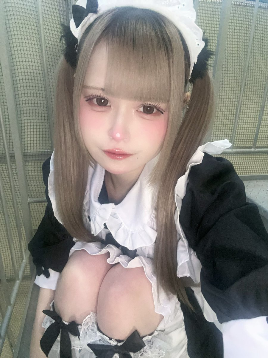 こあ tweet media