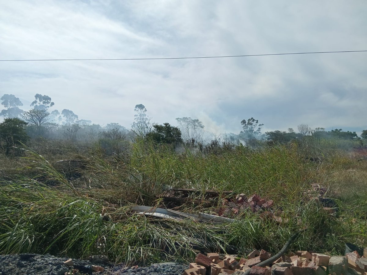 Fidelity_Secure's tweet image. Another vegetation fire contained by our SecureFire team in East London. Our crew quickly extinguished the blaze with a fire engine and RIV, ensuring no nearby property was threatened. Great job, team!

#EastLondon #FidelitySecureFire