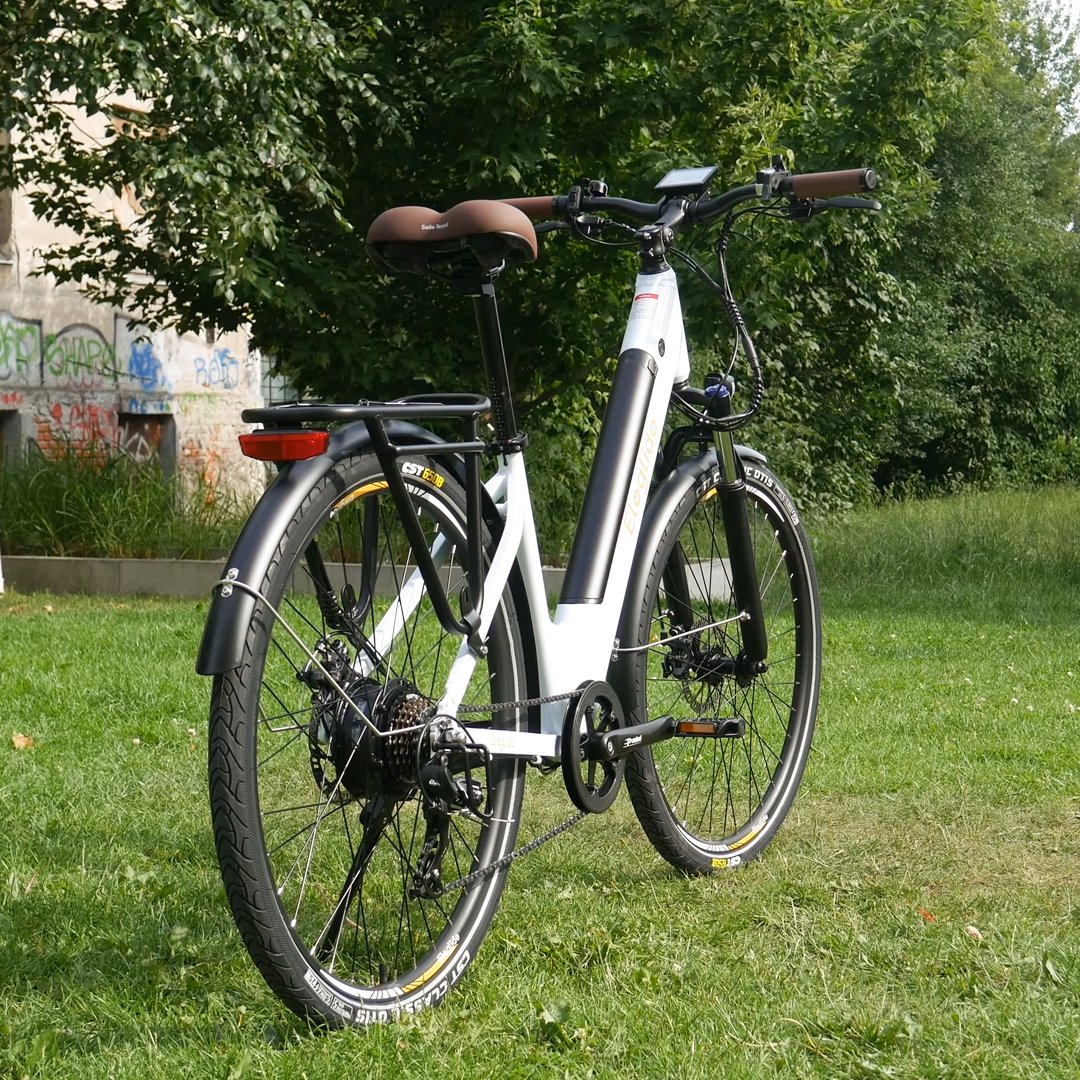Sunny streets and easy rides. ☀️🚴‍♂️
With a smooth motor delivering up to 500W max power and 50N·m torque, the Eleglide T1ST gives you that extra boost for relaxed city cruising and everyday commutes.
📸 by Bike Test
.
.
#eleglide #eleglidet1st #bikelife #cyclinglove #weekendvibes