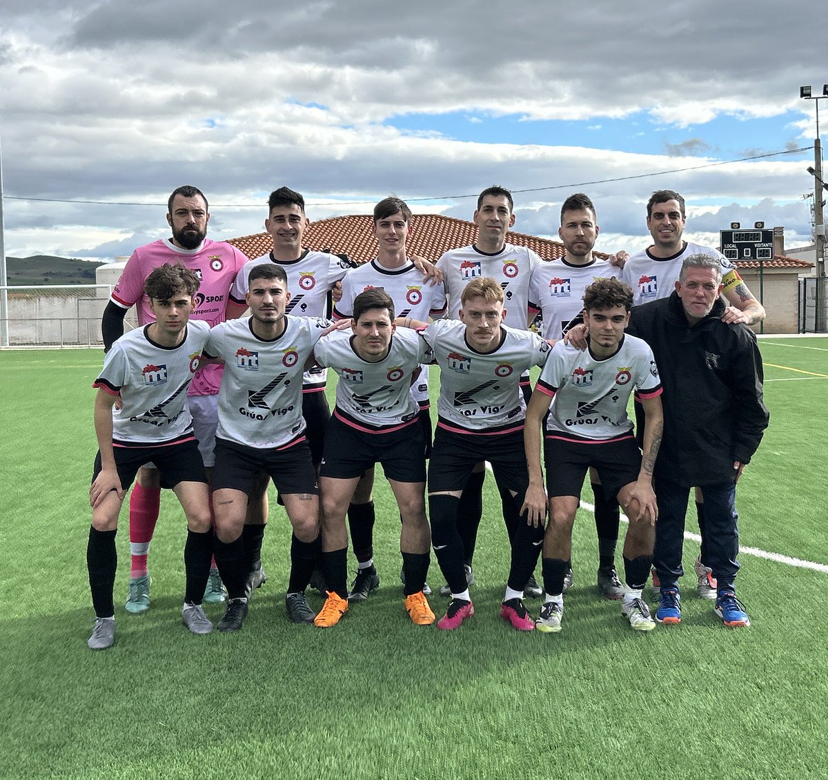 CD La Estrella tweet media