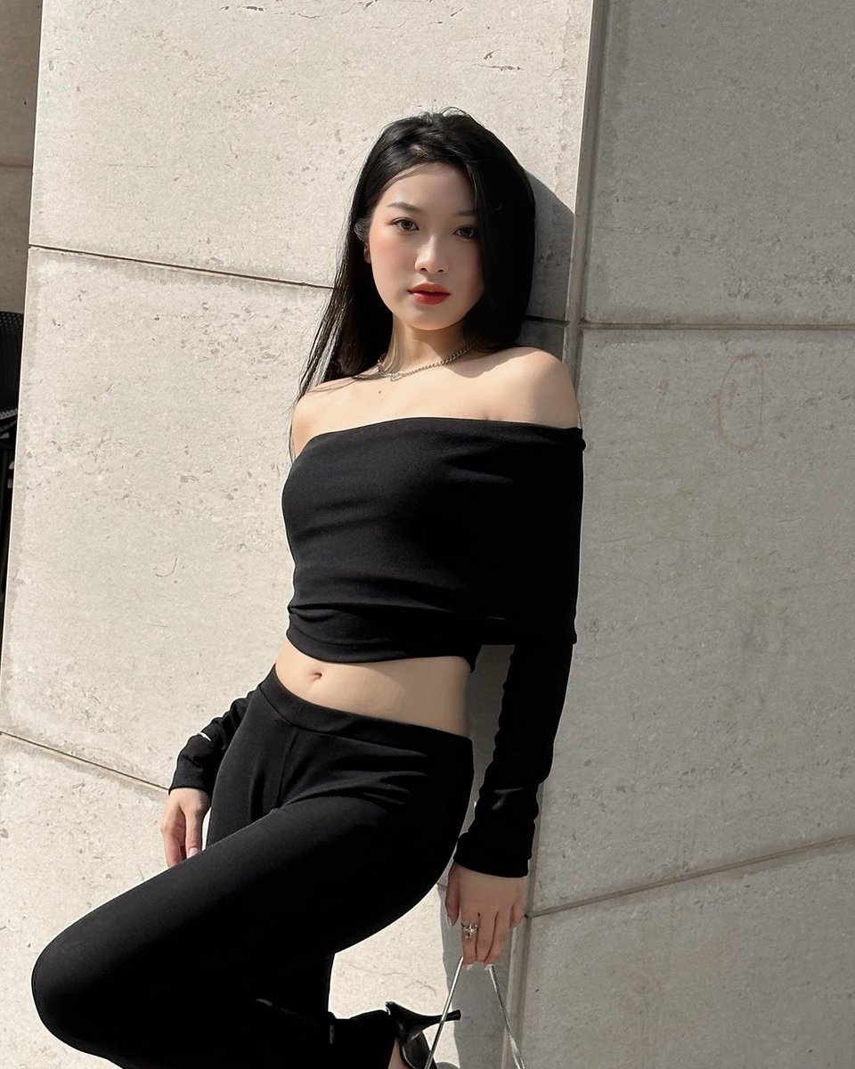 NEXT_STAR_FUCK tweet media