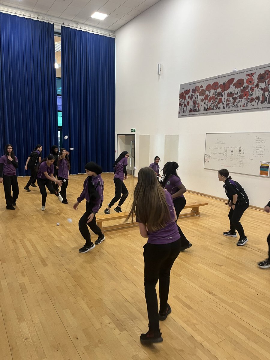 Challney Girls PE tweet media