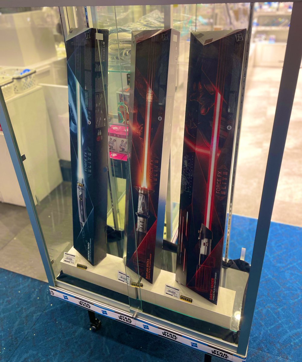 sw_fsch's tweet photo. 17年ぶりに日本開催の「スター・ウォーズ セレブレーション ジ��パン 2025」に合わせ、劇場ロビーでは「スター・ウォーズ」デザインの特大シーニックがお出迎え！
https://t.co/oVTghCia6W

イオンシネマ幕張新都心で「スター・ウォーズ」シリーズ9作品一挙上映を開催だって(ﾟ∀ﾟ)

#スターウォーズ https://t.co/5BAaWCt4vd