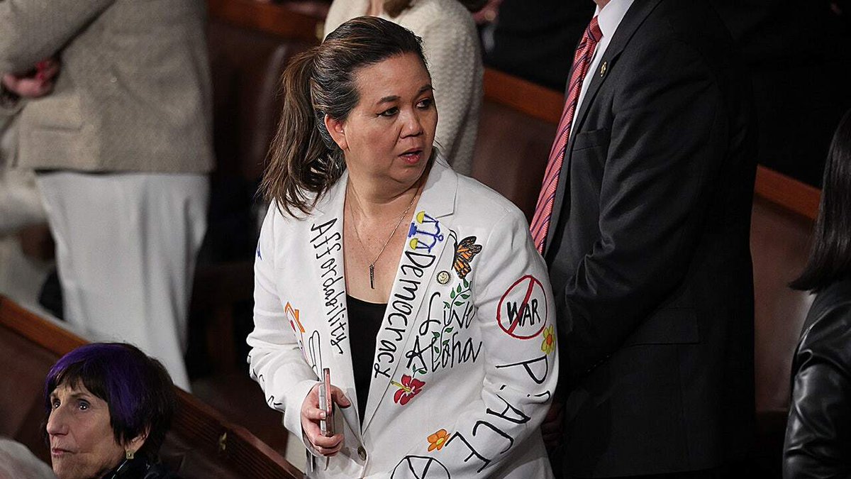 CediFootball's tweet image. Tokuda stayed seated at the SOTU, not a protest, but a belief: the government’s first duty is protecting Americans, not signaling political theater. Respecting the nuance matters as policy and people intersect. 🇺🇸🗳️ #PolicyFirst #SOTU