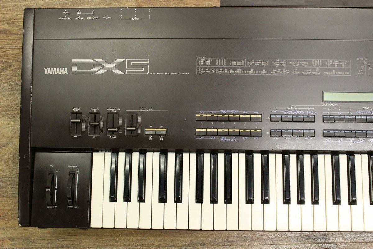 YAMAHA DX5が中古で入荷！ 最上位機種DX1の機能を引継ぎ、FM音源の音の