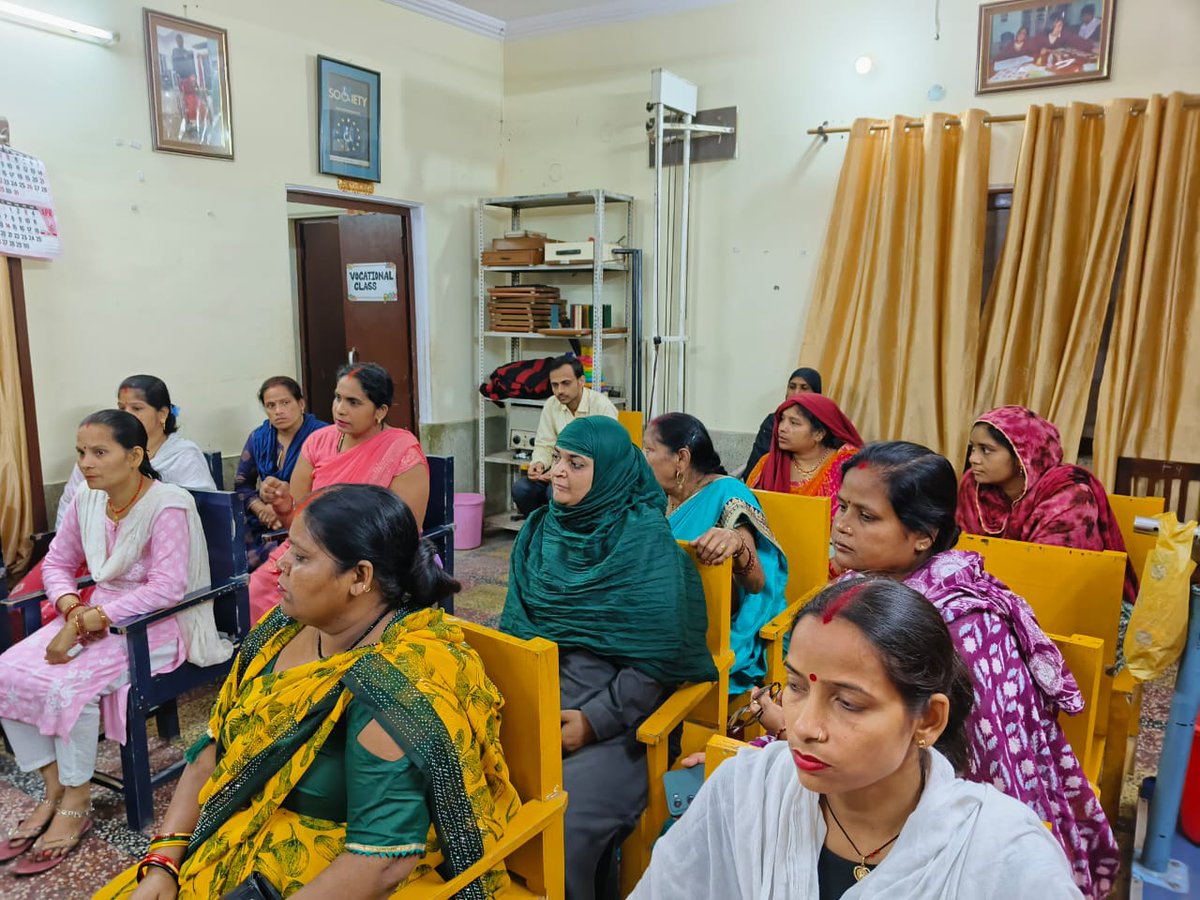SPARCINDIA's tweet image. On 14 March 2026, SPARC-India’s Jyoti Kiran School, in collaboration with the SBI Foundation, organized a Caregivers’ Meeting at the school with 17 parents in attendance.
#childrenwithdisability #jyotikiranschool #Caregivermeeting