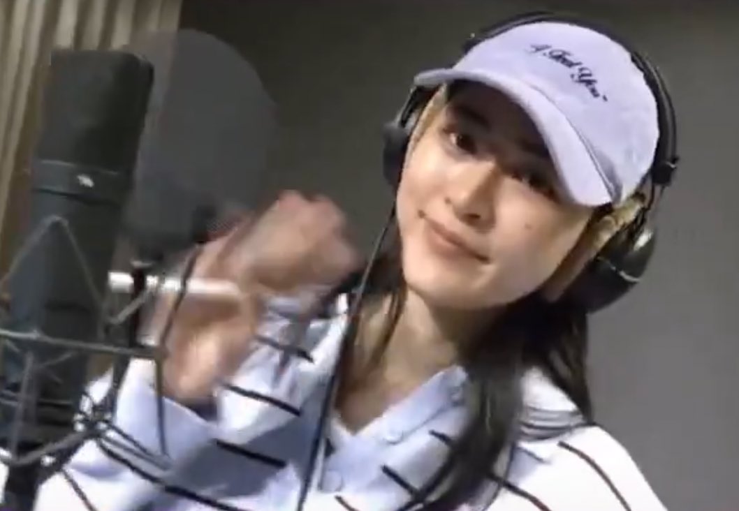 ตี๋หริงร่างห้องอัดหร่อมากอะ คือเป็นตะบี๋หน้าอุ๋งมากอะแก (กรุตาย😭)