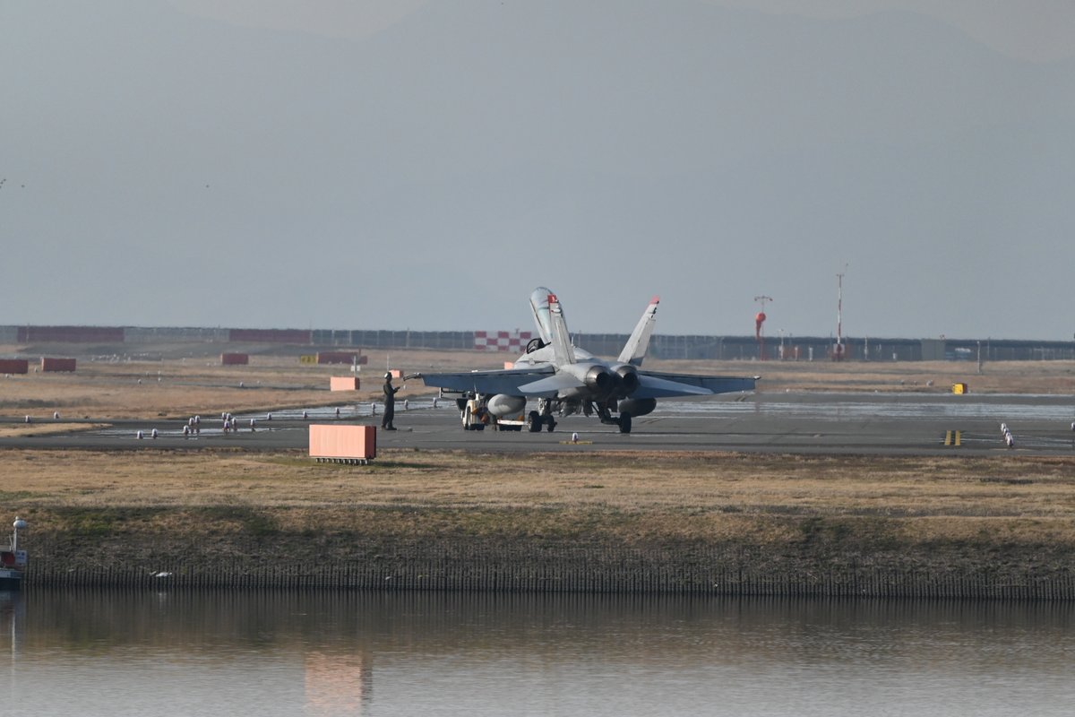 FKewolf's tweet photo. 岩国基地遠征　
海外行ってるから機数いないのか全然飛ばなかった https://t.co/ysMtqa1hRH