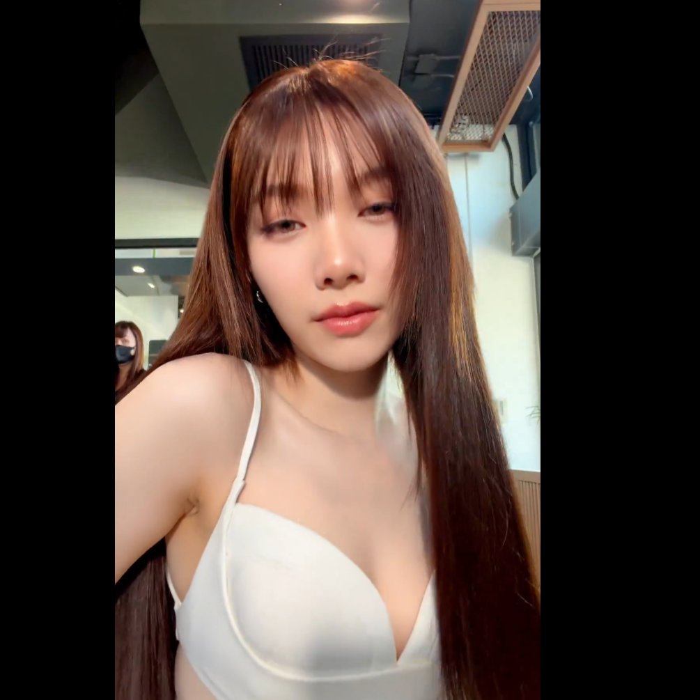 woy_way19's tweet photo. จ้องแล้วนะคะ😍
#SmoothE #SomethingNewIsComing #WeightlessSkin #SkincareInnovation
#ออมกรณ์นภัส https://t.co/vNJsxPF13J