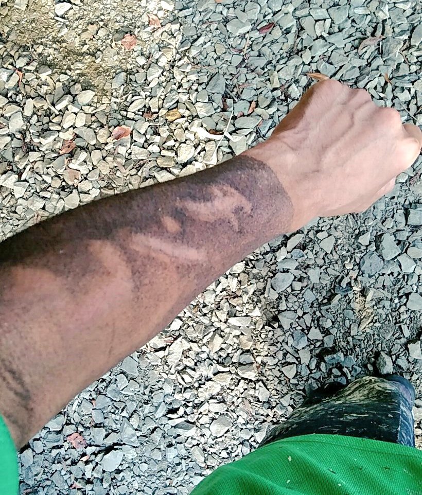 崖のスプーン tweet media