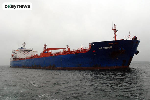 okaynewsnow's tweet photo. Nigeria Imports $56M Fuel from Togo Amid Refinery Delays - 

https://t.co/4MluFiju04 

#FuelImports #refinerycapacity #OkayNews https://t.co/dAlnfFXD8e