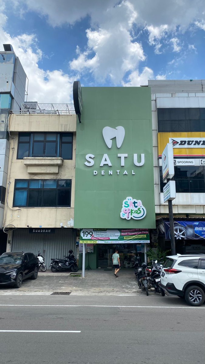 rurulistyana's tweet photo. Happy banget sekarang SATU DENTAL buka cabang baru di Ciledug! 🦷✨
And guess what, ini ternyata cabang ke-52 mereka 🎉🎉🎉 https://t.co/Ajz8DCbl5h
