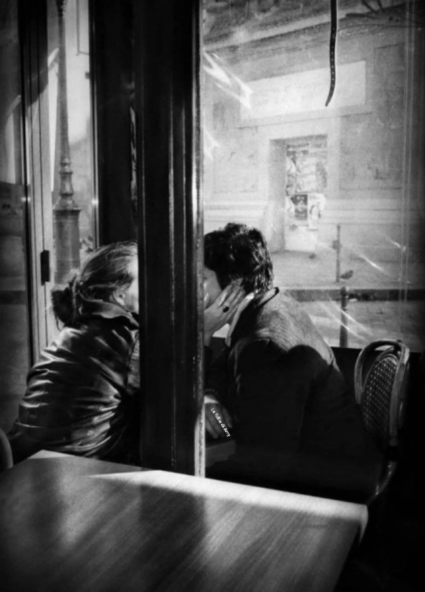 "Una relazione intima non è necessariamente una relazione fisica. Piuttosto, è un'amicizia profonda e basata sulla fiducia con un'altra persona, in cui si può essere onesti senza timore di essere rifiutati."
(Erik Eriksson)

Bonne journée 🌼🌼